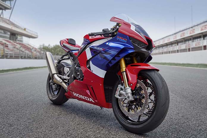 Pirelli DIABLO™ Supercorsa SP chosen by Honda as original equipment for the new CBR1000RR Fireblade SP