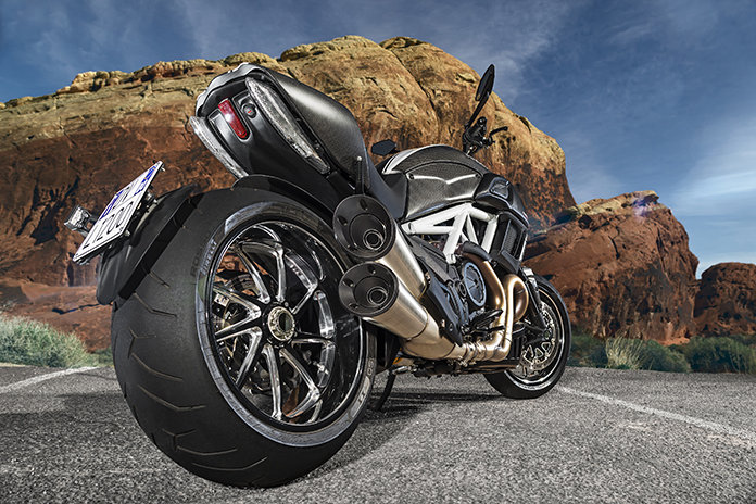 Simultaneous public premières in Rome and Dortmund for the new Ducati Diavel