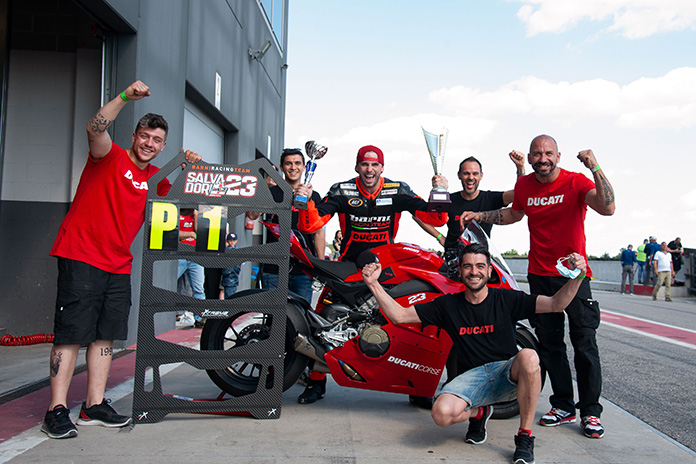 A Production Ducati Panigale V4 S takes first place in an Italian race