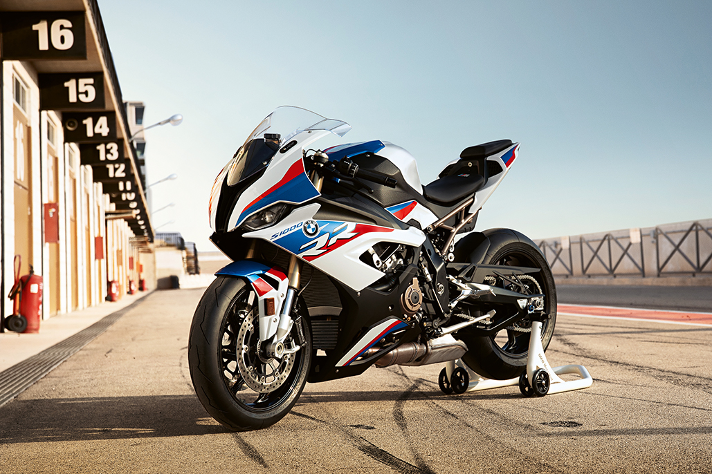 For the first time, BMW Motorrad offers M options and M Performance Parts for the new S 1000 RR