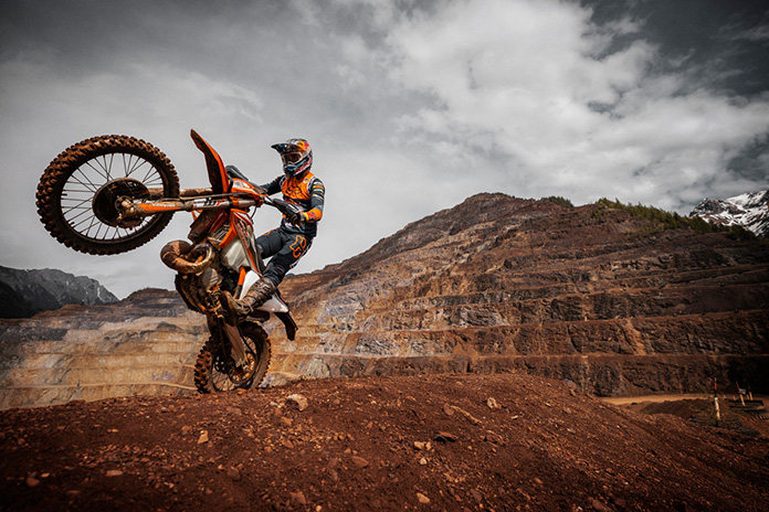 Lift The Covers: The 2022 KTM 300 EXC TPI Erzbergrodeo