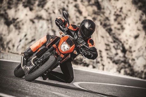 METZELER SPORTEC ™ M7 RR selected by KTM as original equipment for the new 690 Duke