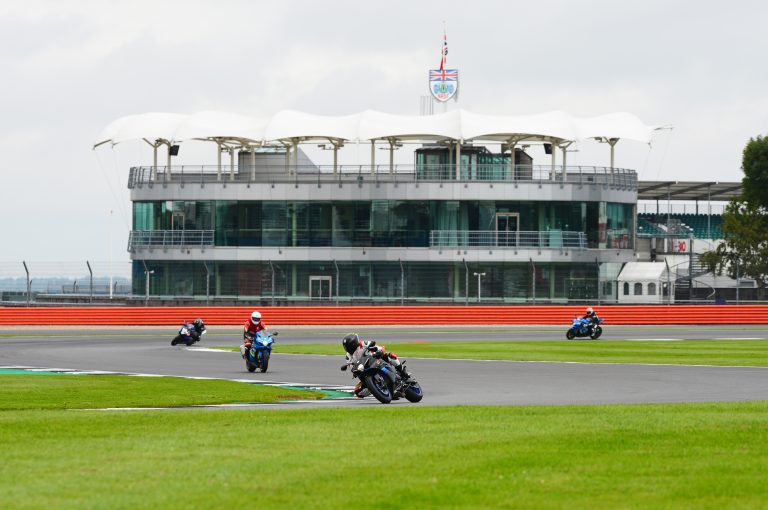 Test ride a GSX-R1000R at Suzuki All-Star Silverstone Track Day