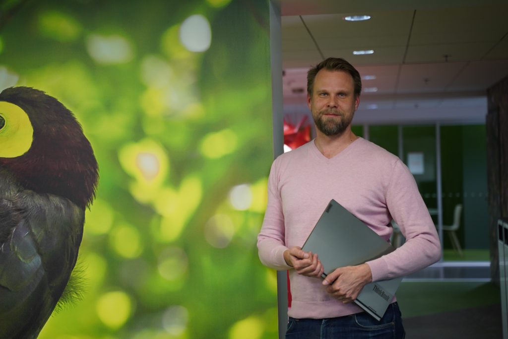 Mikko Mentulalle kääntäminen on kieltä ja teknologiaa