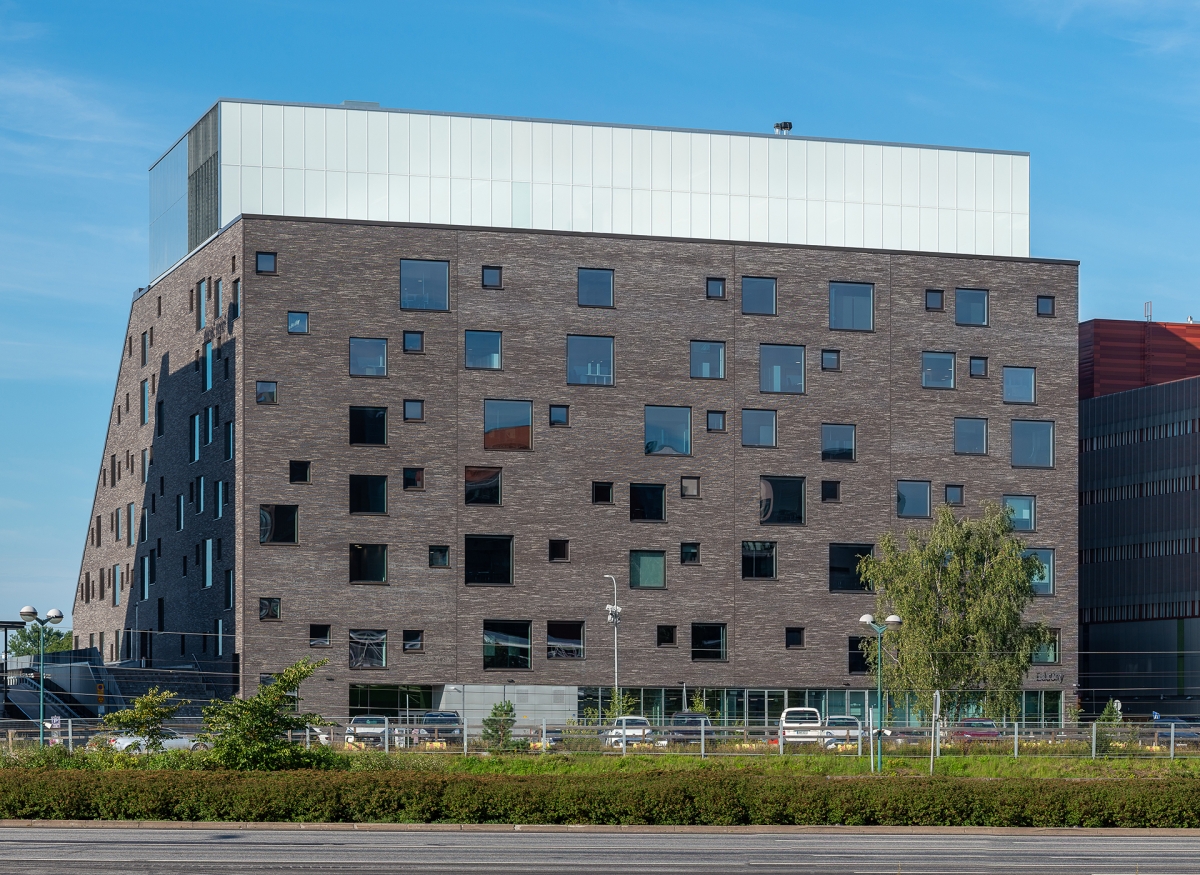 EduCity Turun Tiedepuistossa Joukahaisenkadun puolelta