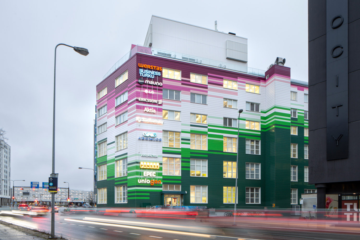 ElectroCity Turun Tiedepuistossa Tykistökadun puolelta.