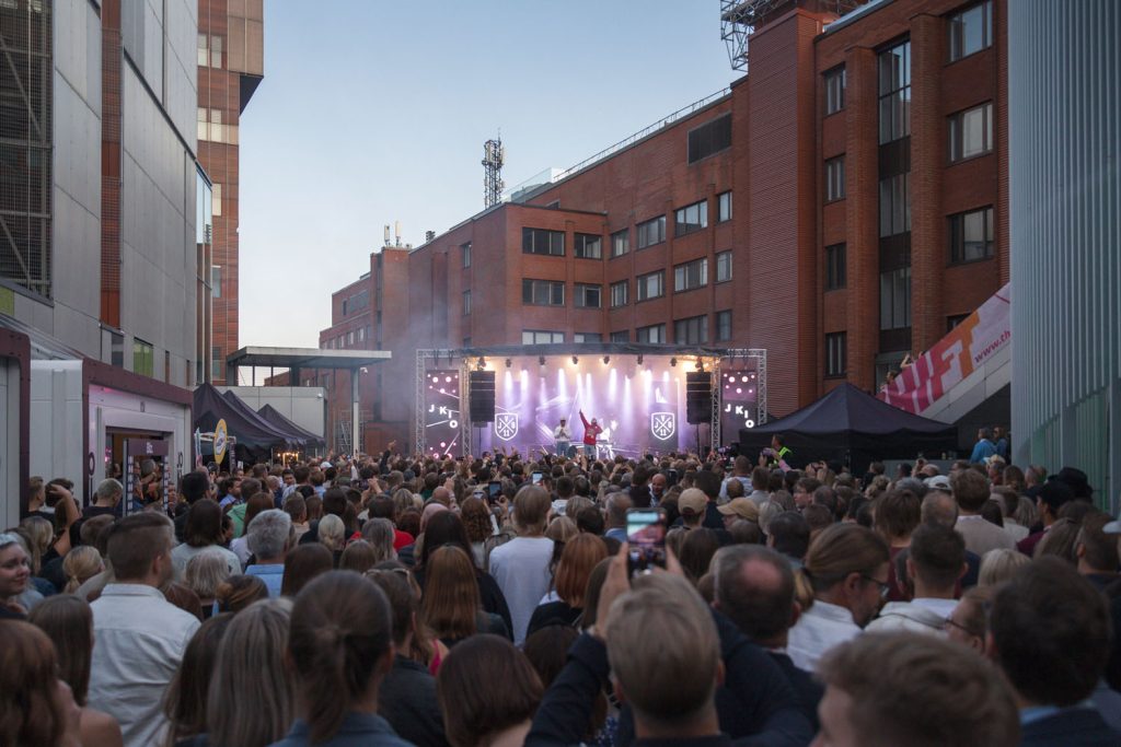 JVG villitsi Tiedepuiston parhaissa bileissä