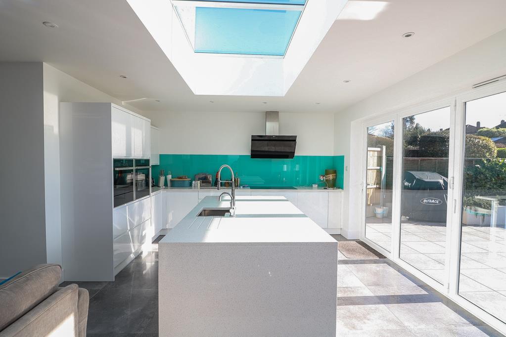 nNNl2bs MEGduLbaf66Xpw.jpg