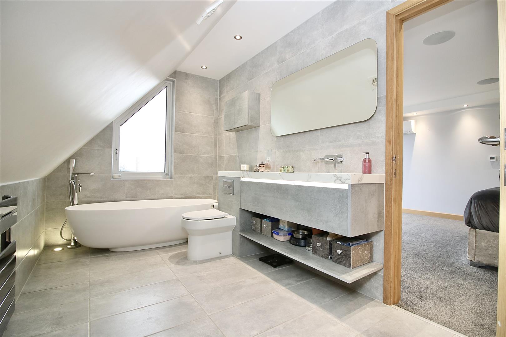 UV4am0A o0K4j DoSvDdhQ.jpg