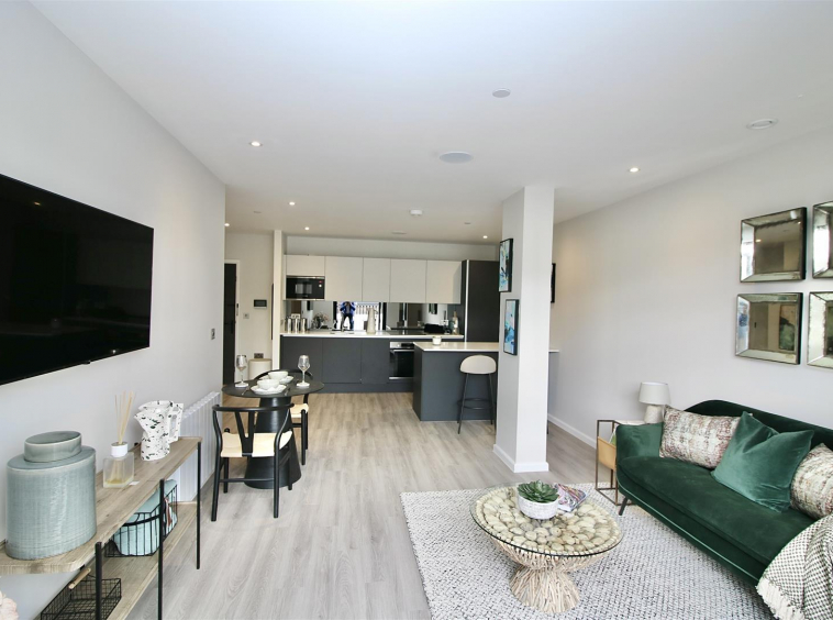 b quLsCKREmNW 0 hD3d4Q.jpg