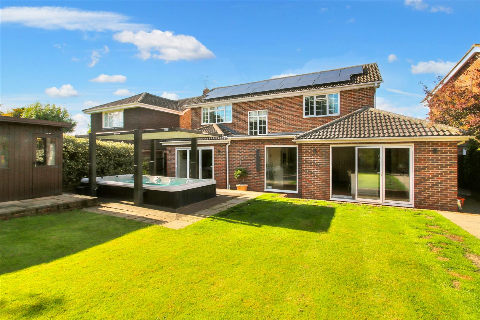 K1bNrxloEEOpagoTMnI uw.jpg