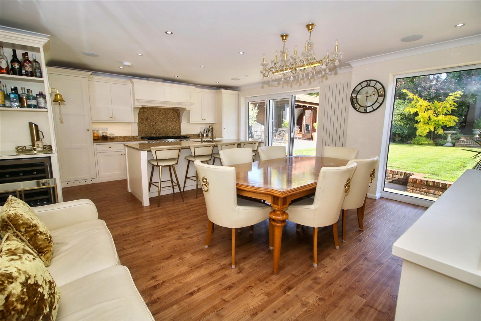 eBI5 875a0WseT9kc aUoQ.jpg