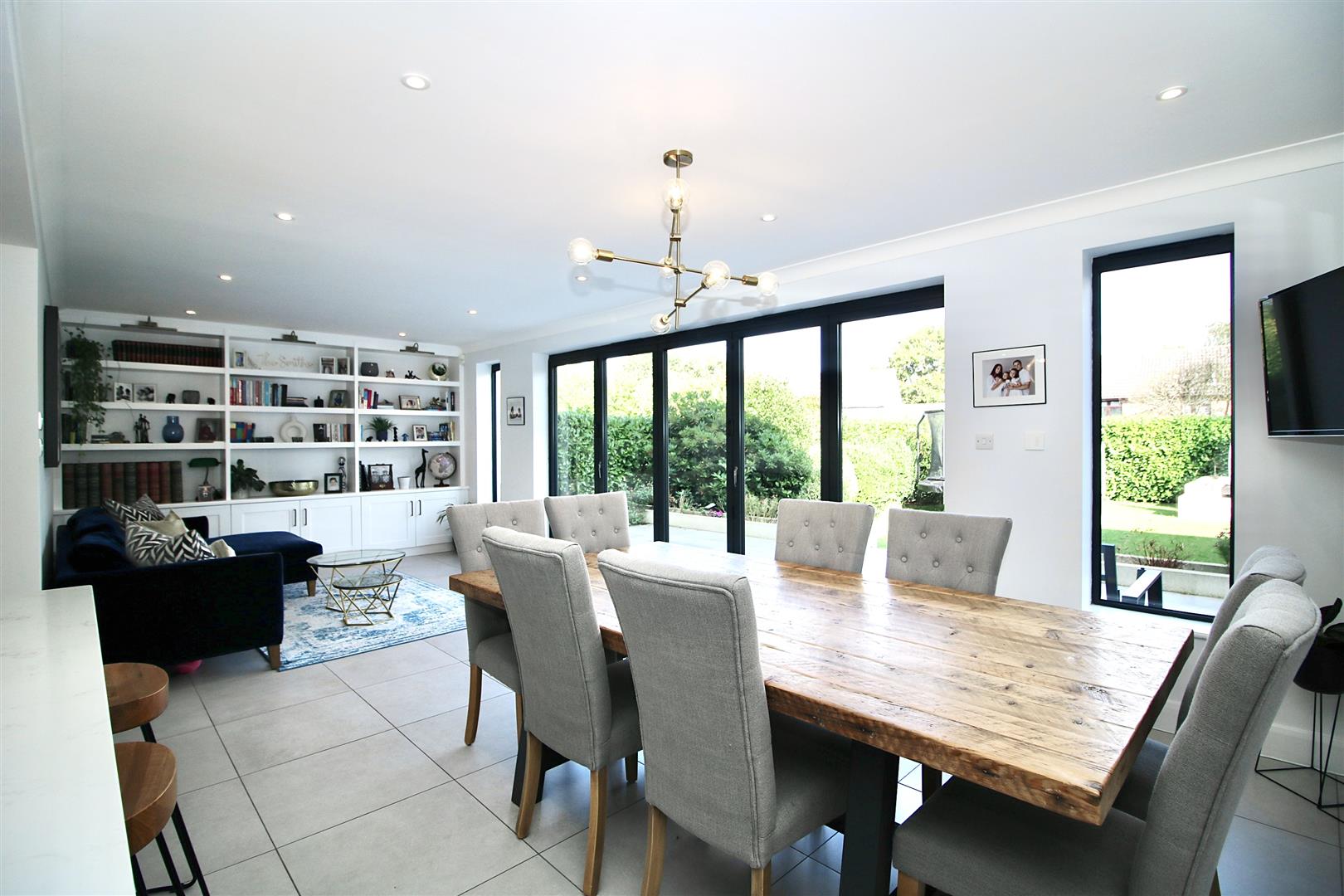 2r9kqJAaIkiUWceLucgDiw.jpg 2r9kqJAaIkiUWceLucgDiw.jpg