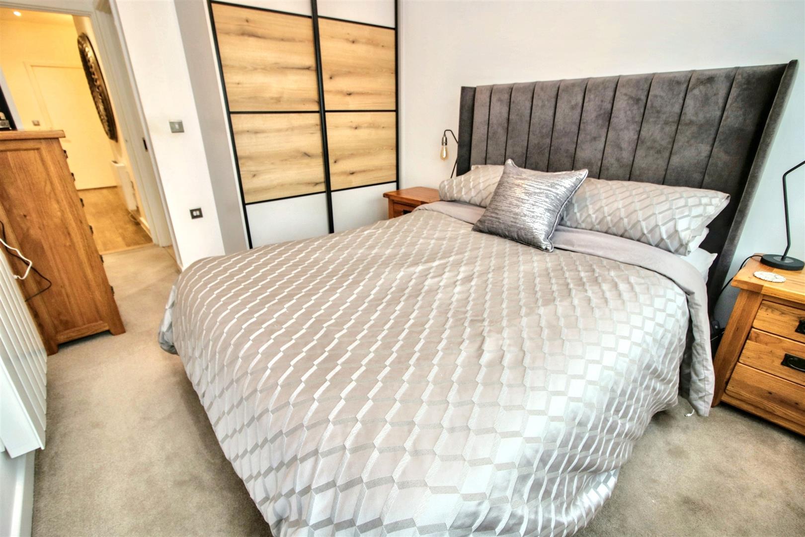 rVuupPbog0OGcl8a3Yz uA.jpg