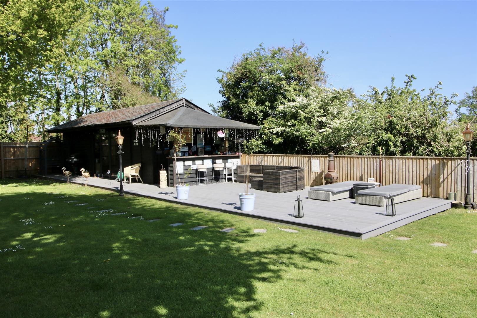 LsDpfV4MVUKhapOjIr4X g.jpg