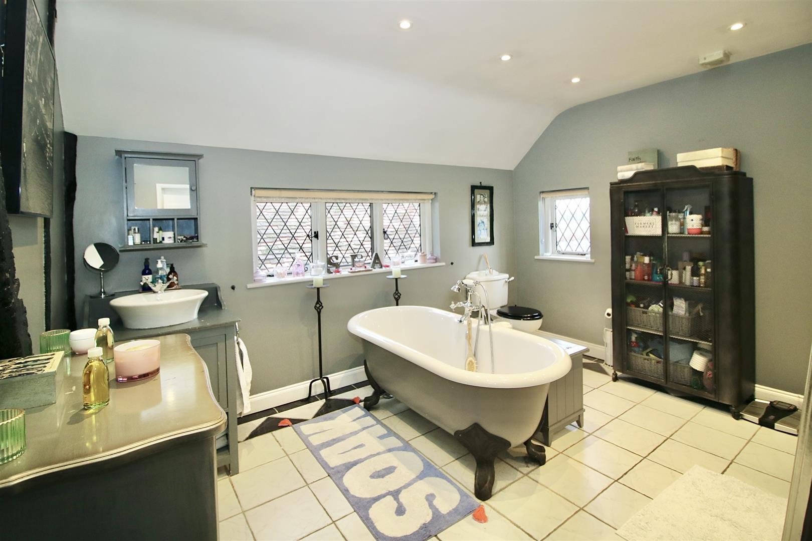 9 e3P6Xc0esf0O1669KoA.jpg