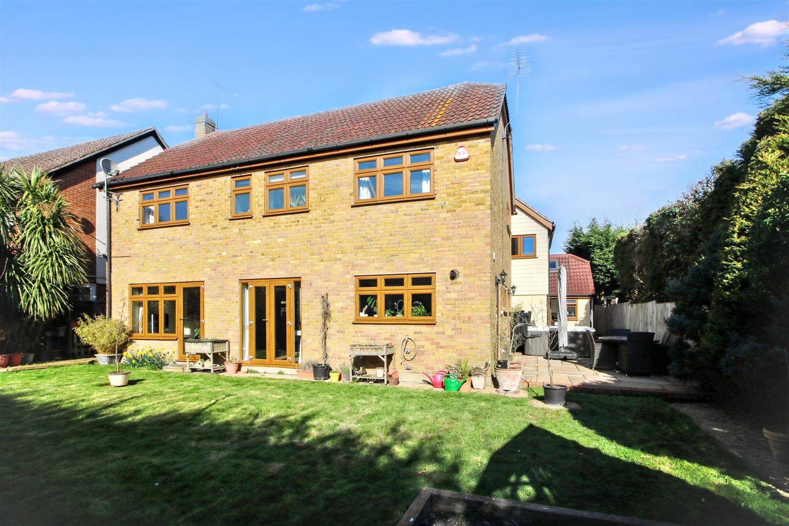 3eeB-2zXvUC9u8LJwBeAKg.jpg 3eeB 2zXvUC9u8LJwBeAKg.jpg