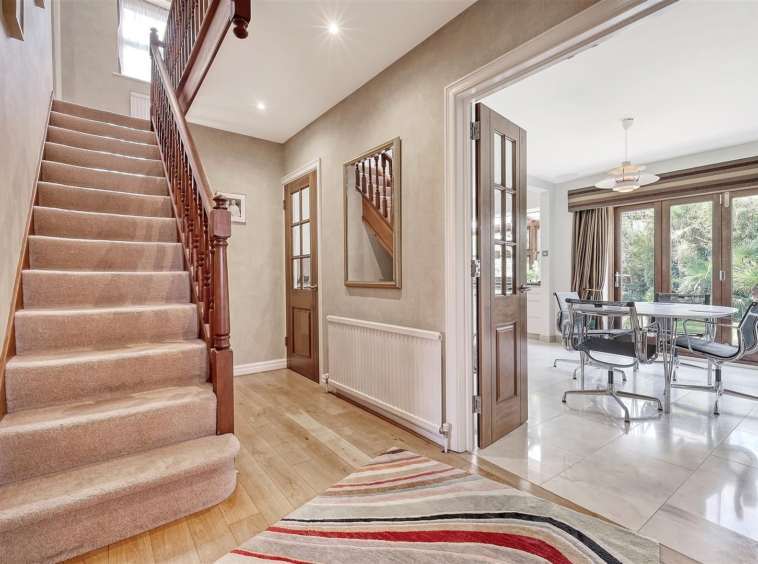 BgieNG7 AE2DKrsdAYFH8g.jpg