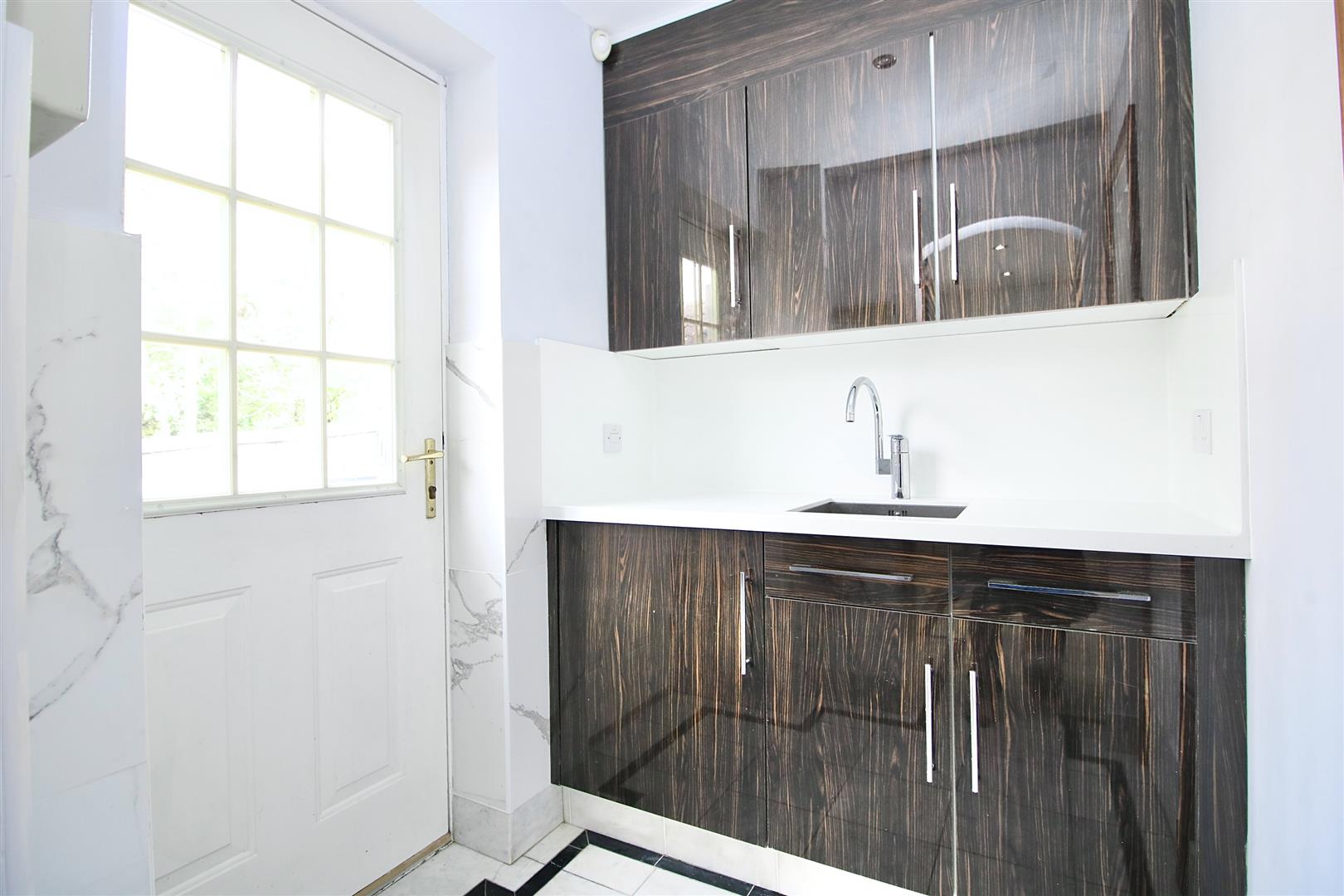 FRMd4hATB0iw7eA KUp5qg.jpg