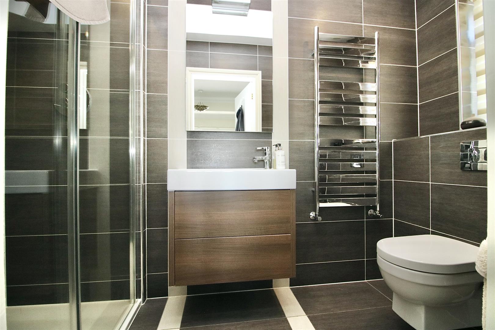 REXK U1VrkCD4Ic3Ym6Kcw.jpg