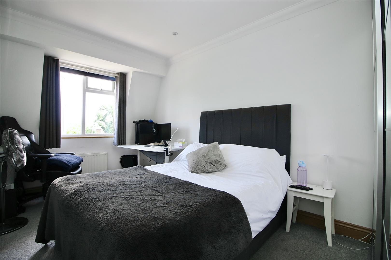 3jh5iA8BckuKG pppZMWwg.jpg