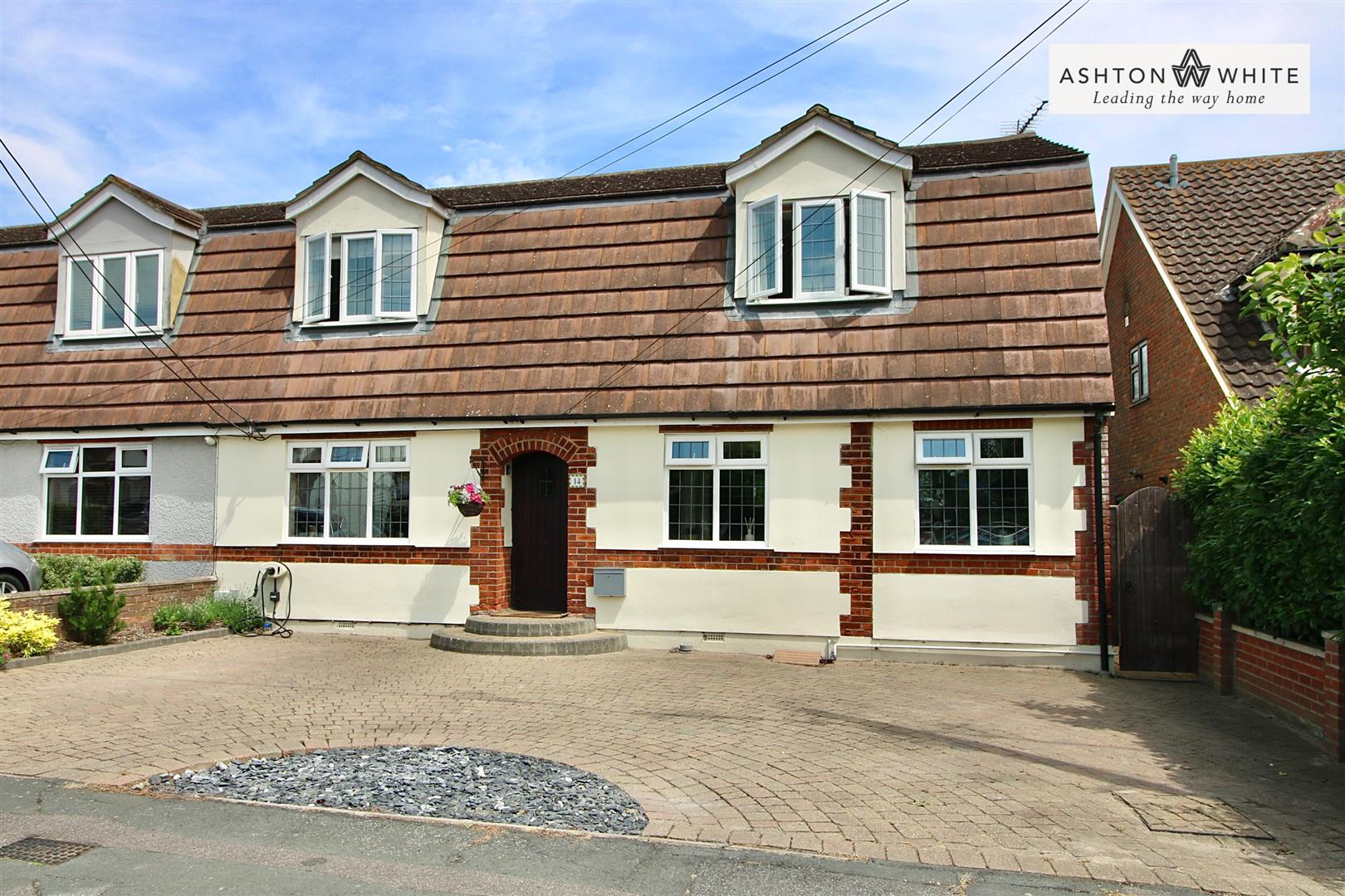 HazWYRQFU0md0 V vJDQog.jpg