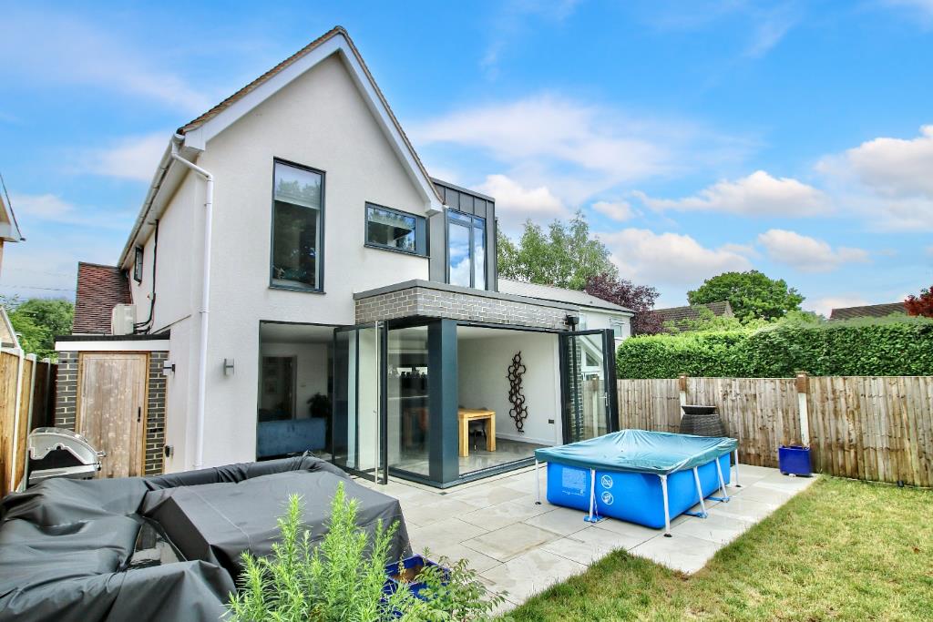 EvEv4UcKyE6JTnXRJwp WQ.jpg