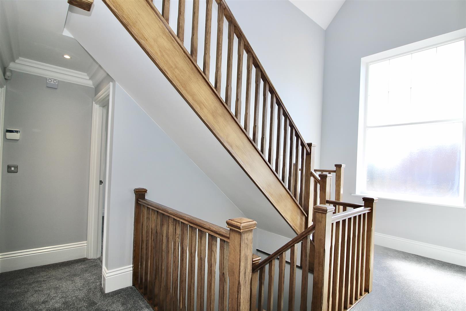 oKS76Q6aj0OG 0fT6lESnw.jpg