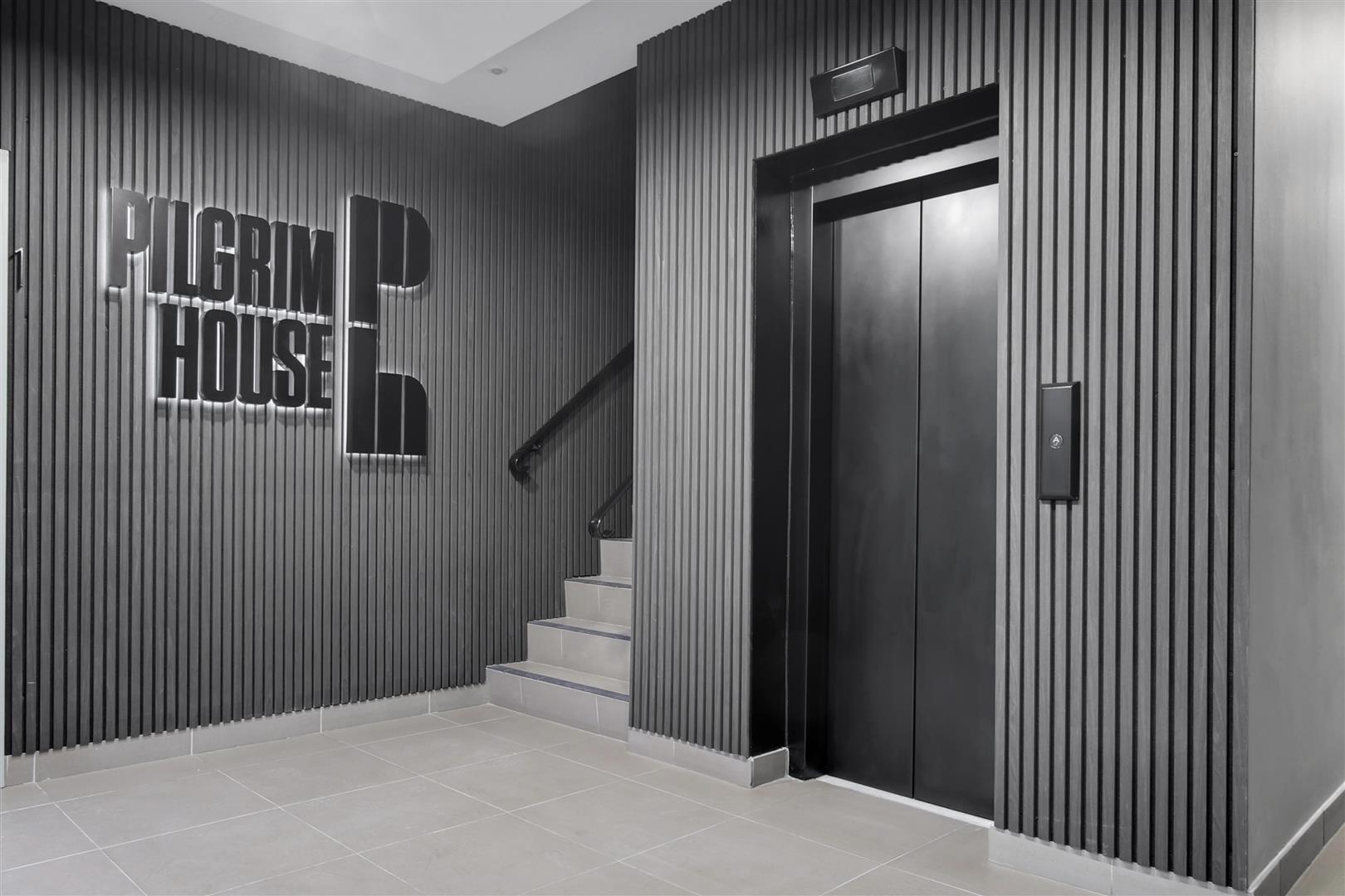 U6ktBArs902da7YW0 x Yg.jpg