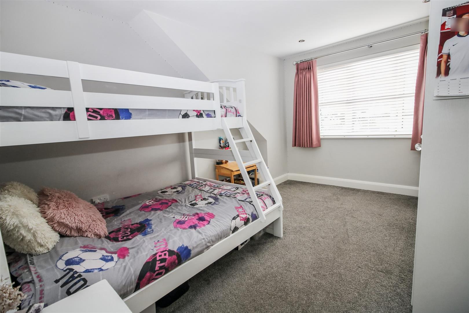 4I7B82JR_UKIfy-qFSP2qQ.jpg 4I7B82JR UKIfy qFSP2qQ.jpg