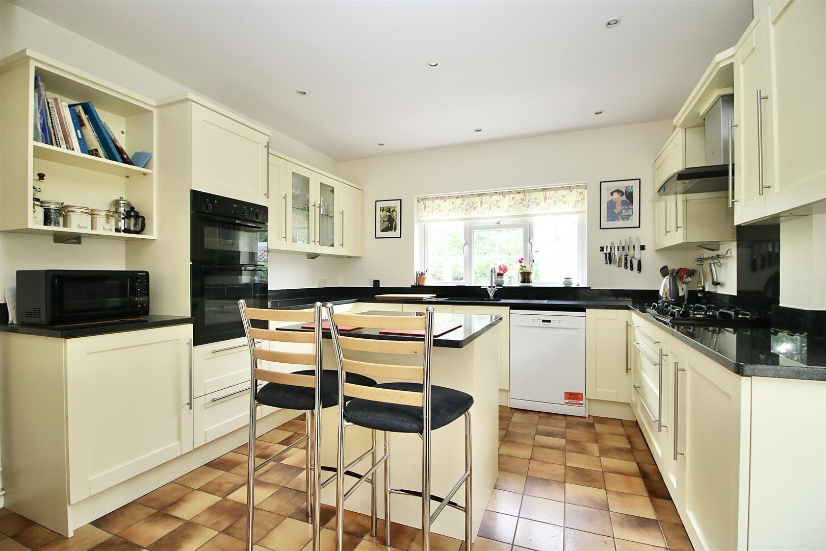 y0tWLXQg USV4bhR5Pr3vg.jpg