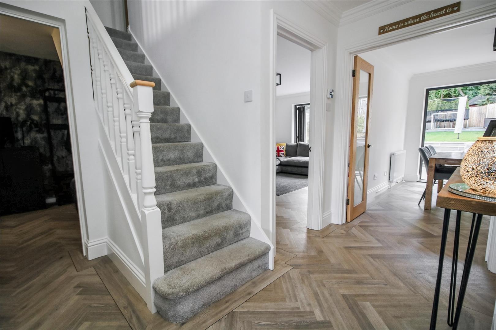 OQtJN5PN-E6opLS74ssUxw.jpg OQtJN5PN E6opLS74ssUxw.jpg