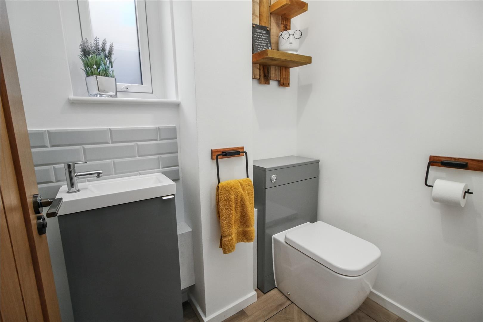 MzH_jFEEhUK_DrwRDsR7UA.jpg MzH jFEEhUK DrwRDsR7UA.jpg