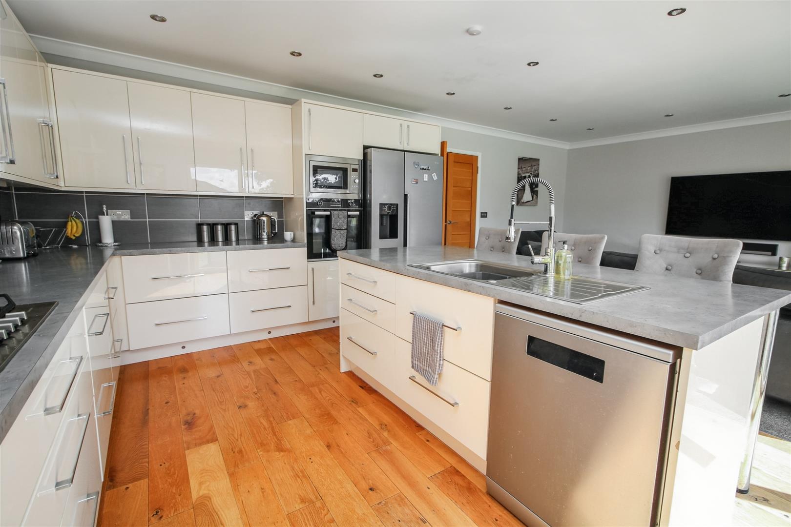 YRGrXmg2Ek2M2Vc6gUWQyA.jpg YRGrXmg2Ek2M2Vc6gUWQyA.jpg