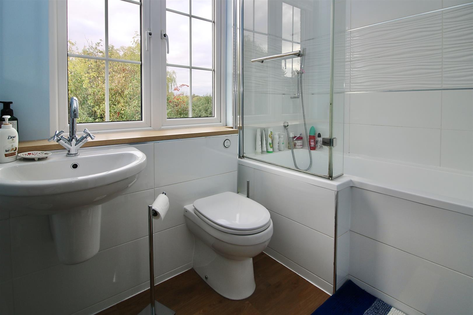 AYMaCIKf4Eim7Qdxi DowQ.jpg