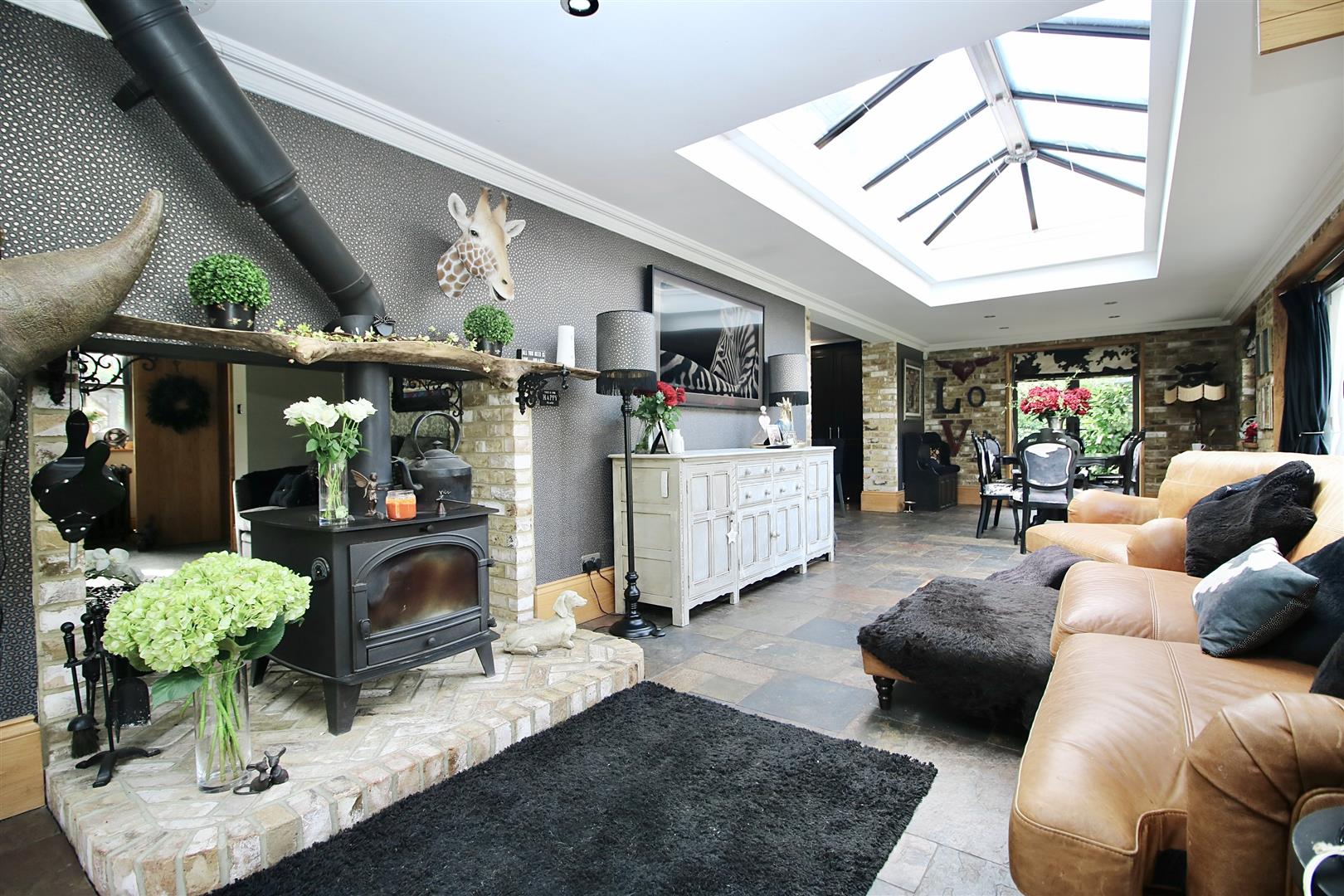 E121Hi3WNU ZM6RIzI017w.jpg