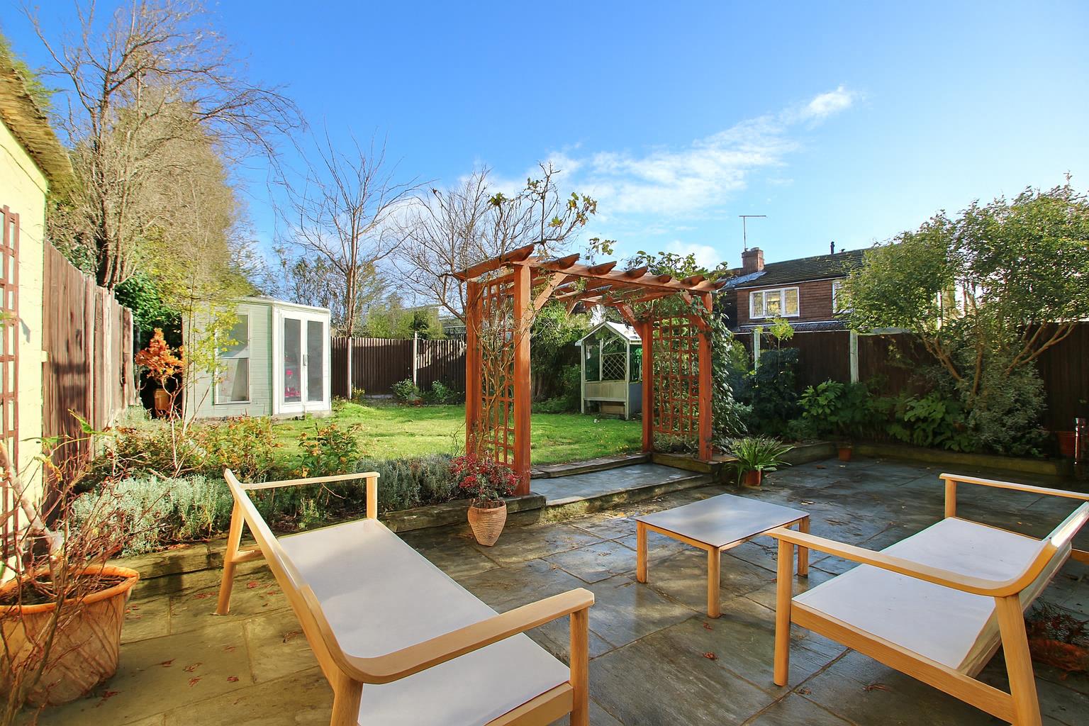 cPnLJhETTUqU13wevJne w.png