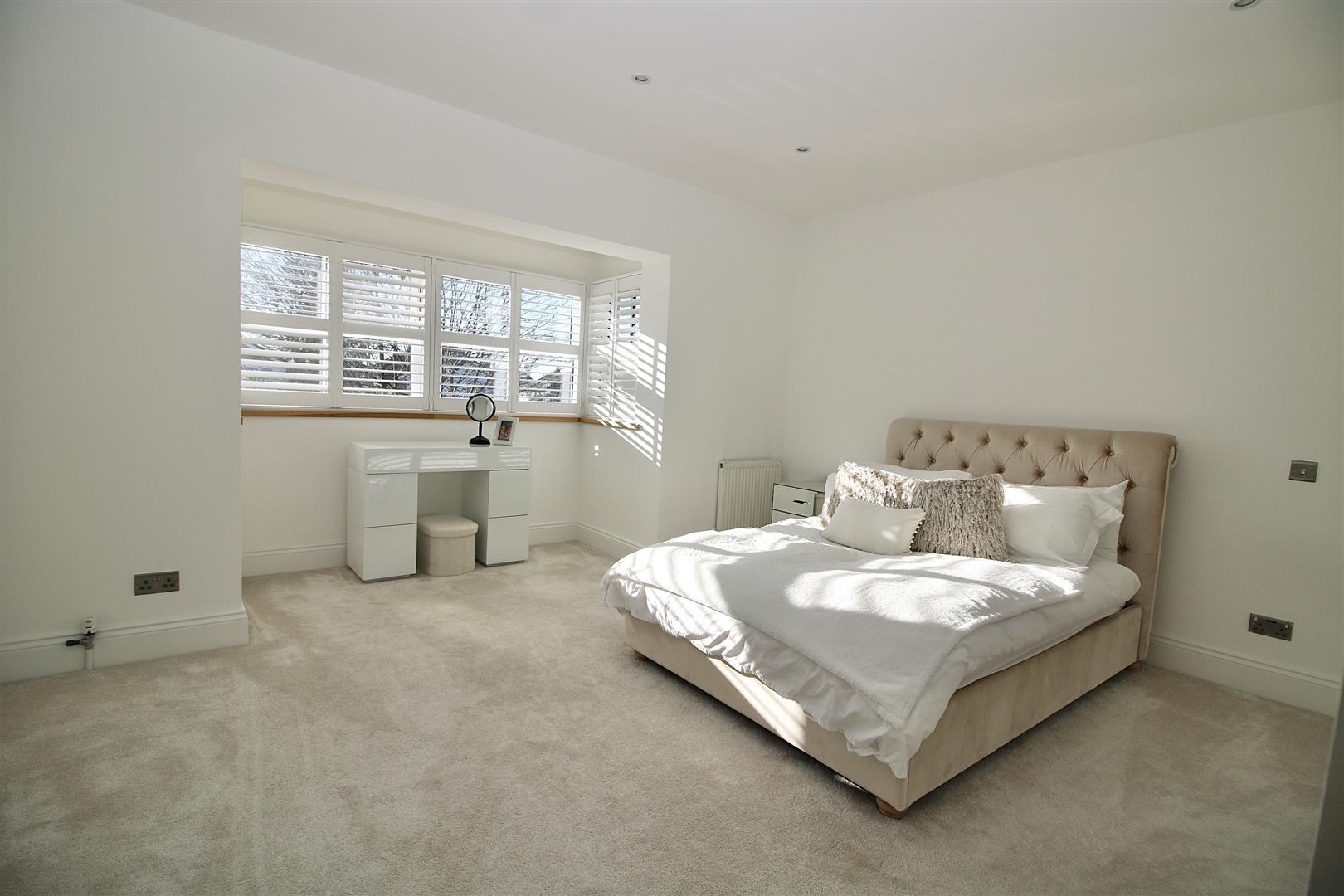 tRHzlryCFEq 0BdJV1s1Yw.jpg