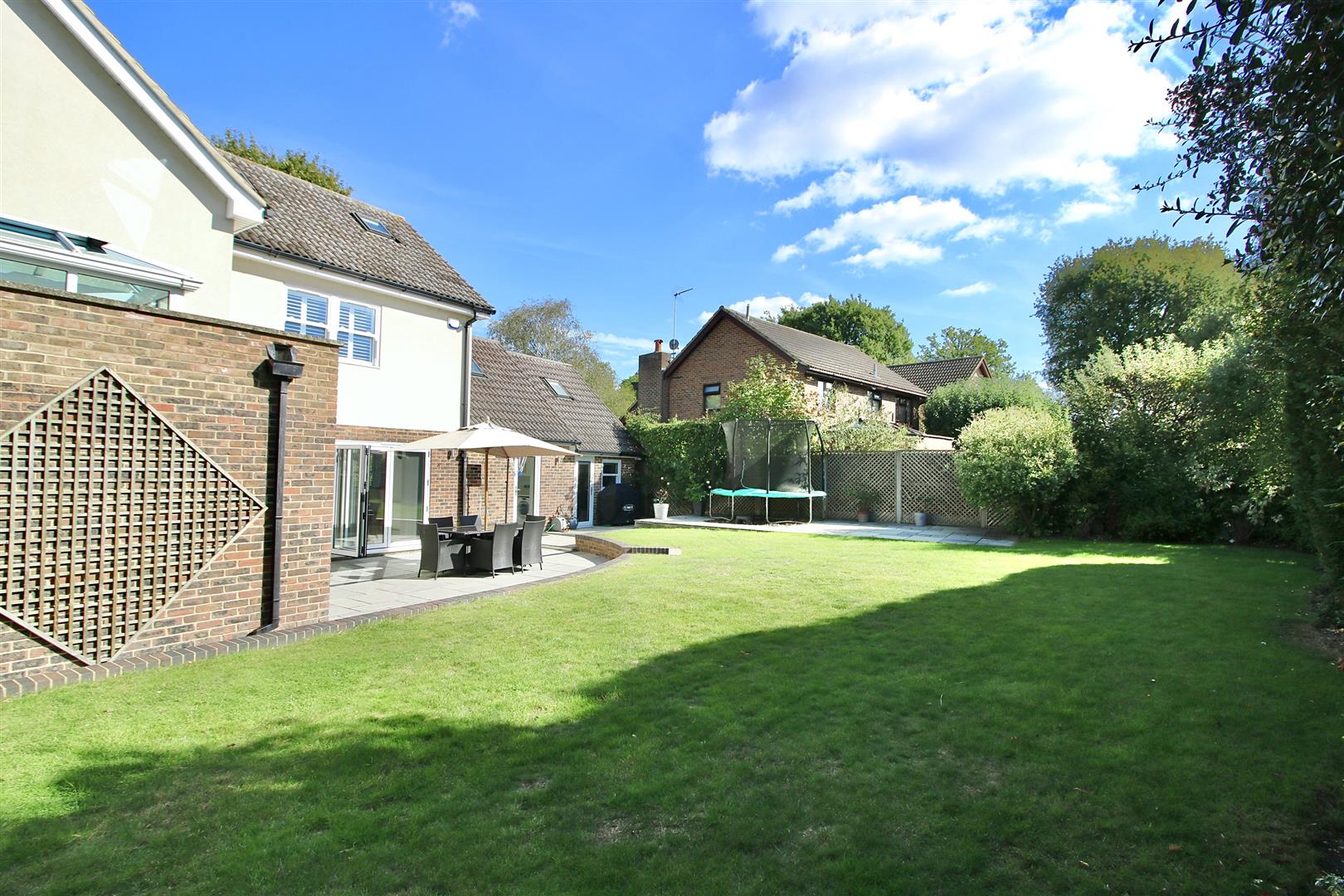 zVmKWc7CbUq q23vCanjLA.jpg