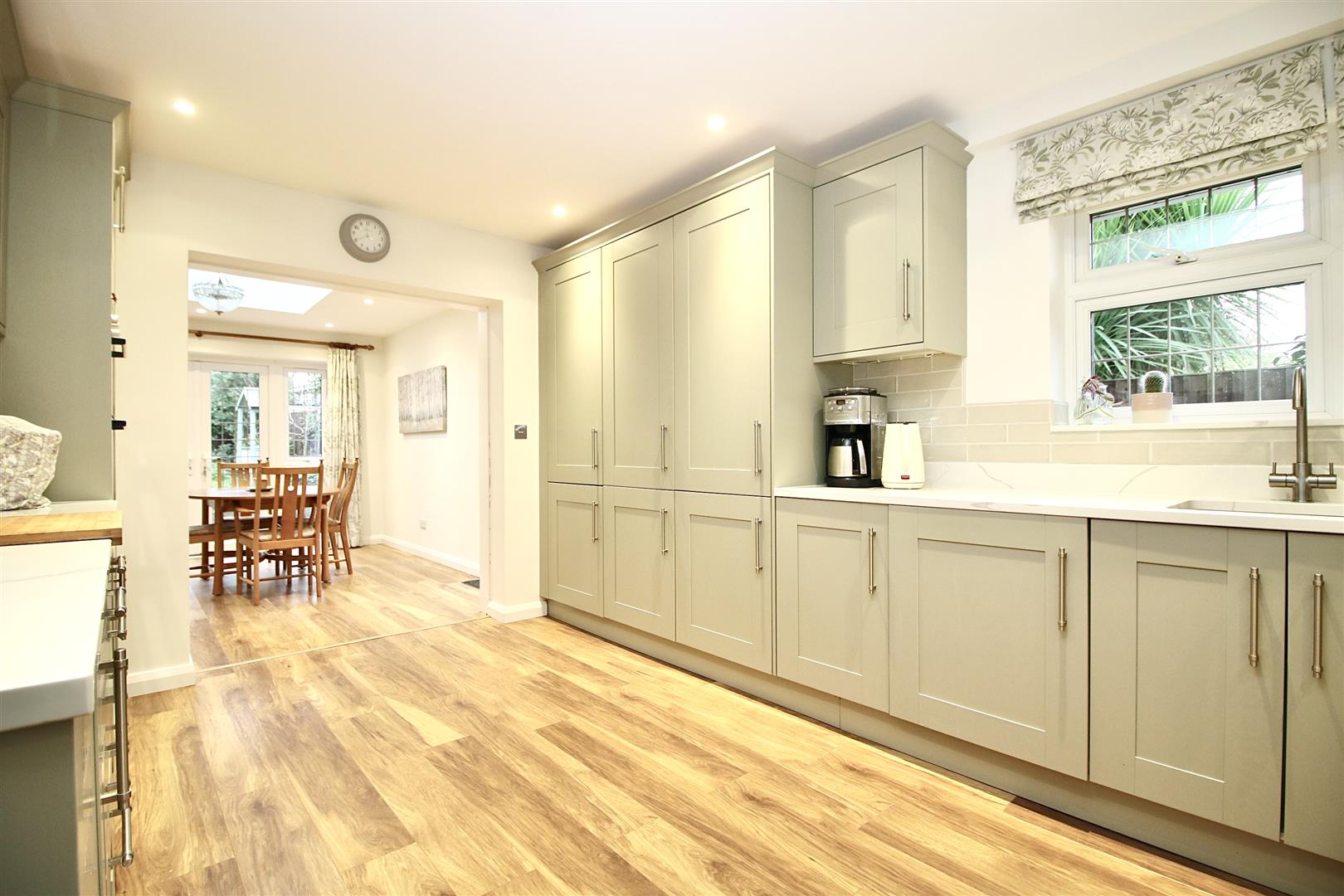 6YOqbq 7RESruB3951paKw.jpg