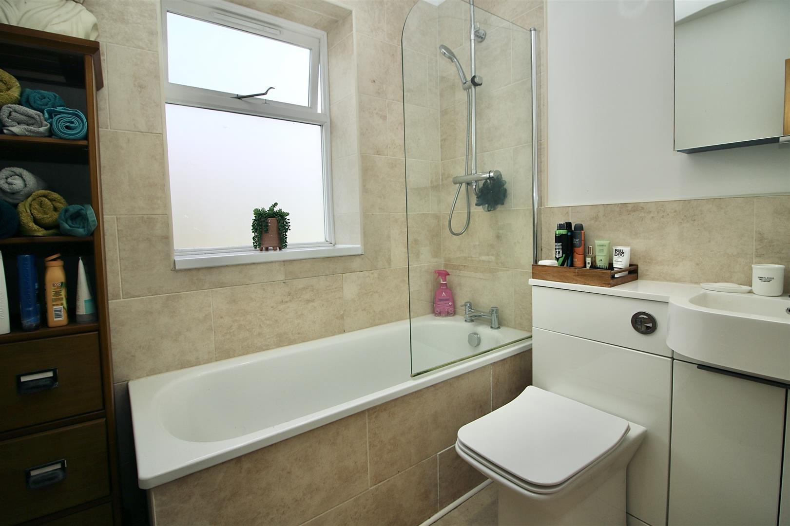 V6BpGpHWvk20r xuThhAng.jpg