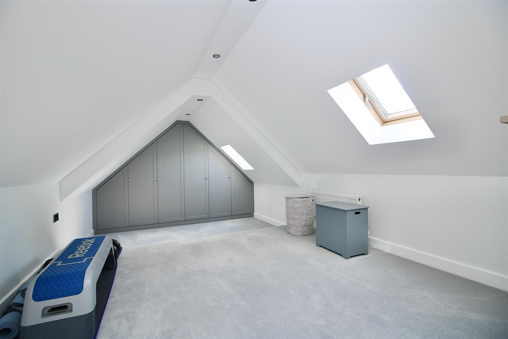 KRKVNTL4K0uni 0wsKVrOQ.jpg