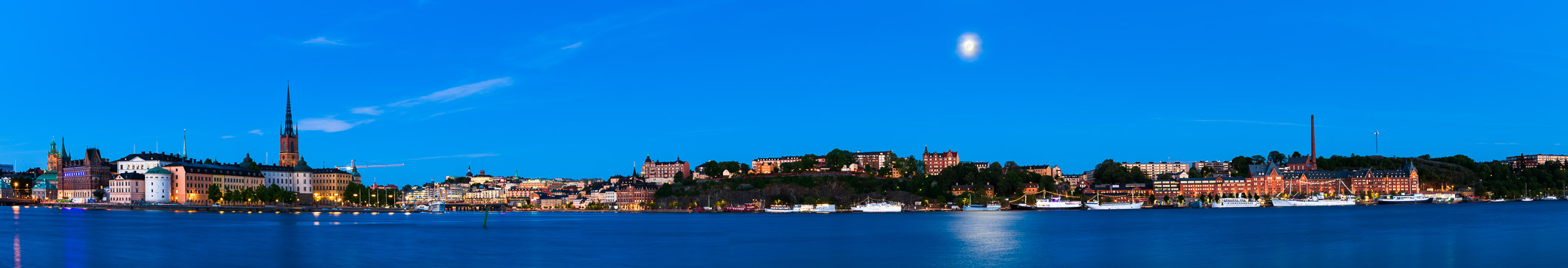 The sRGB version of Moonrise, Stockholm, Sweden