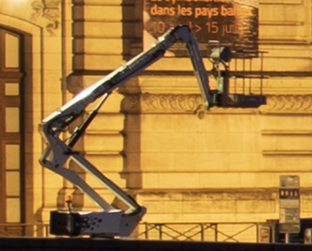 The offending scissor lift.