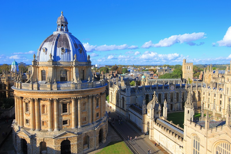 1．ハリーポッターでも有名な学問の街・オックスフォード (Oxford)