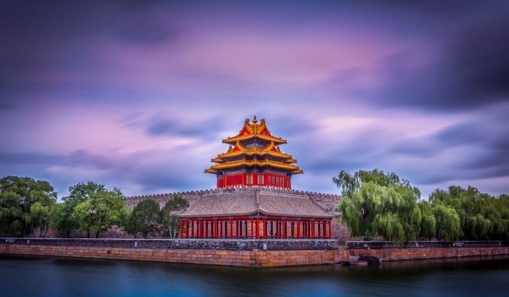 DIE-VERBOTENE-STADT-LIEGT-IM-ZENTRUM-VON-PEKING