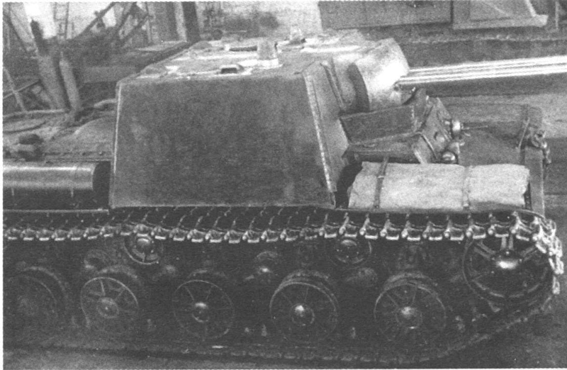 KV-7 s dvojicí 76mm kanónů ZIS-5