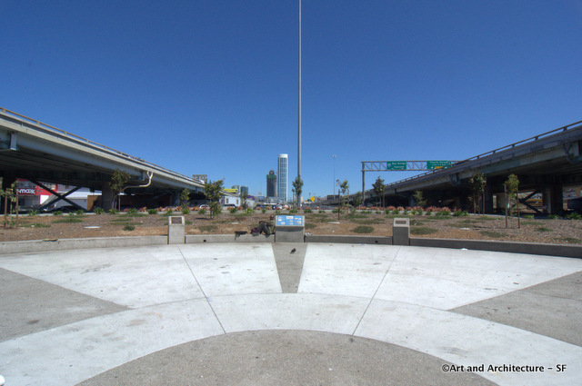 5th Street Plaza - Photo 1