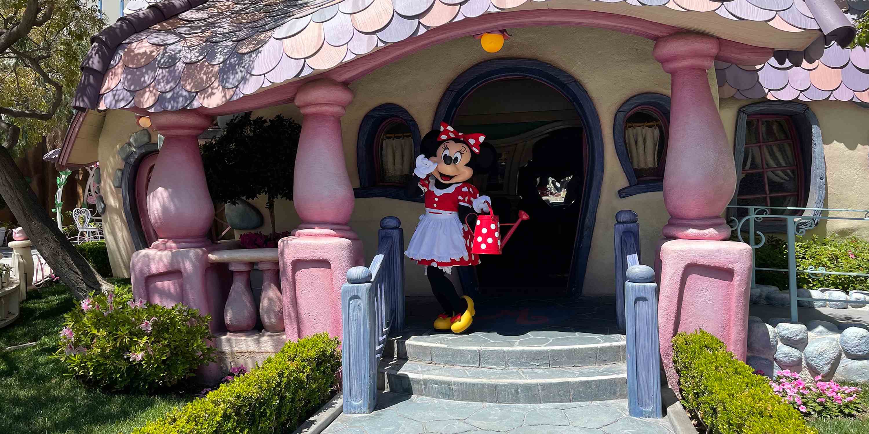 Minnie's House - Photo 1