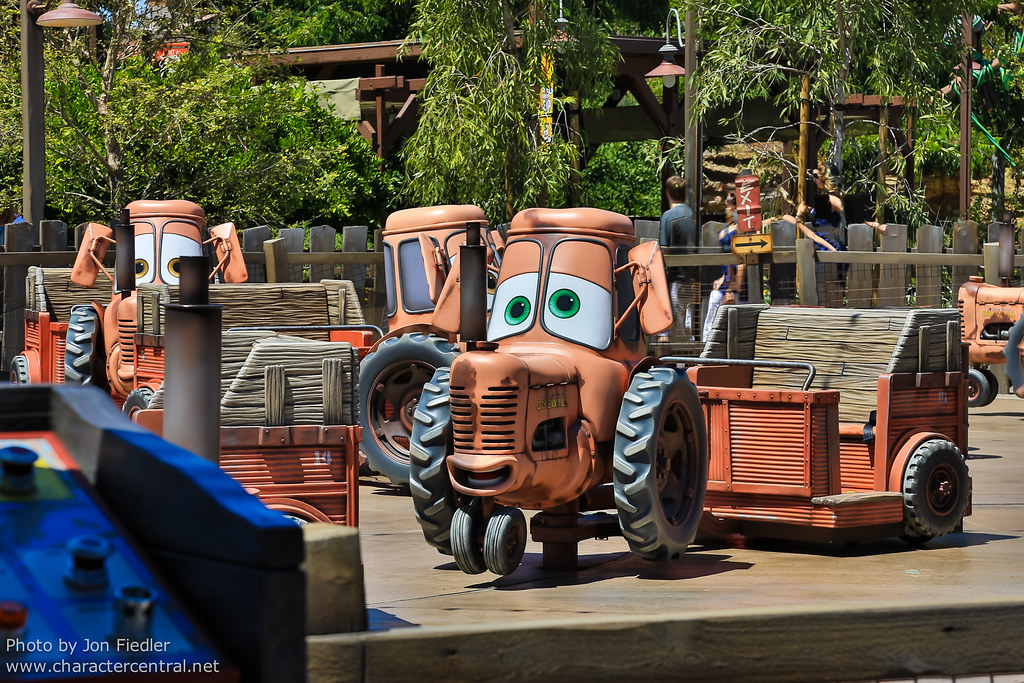 Mater's Junkyard Jamboree - Photo 1